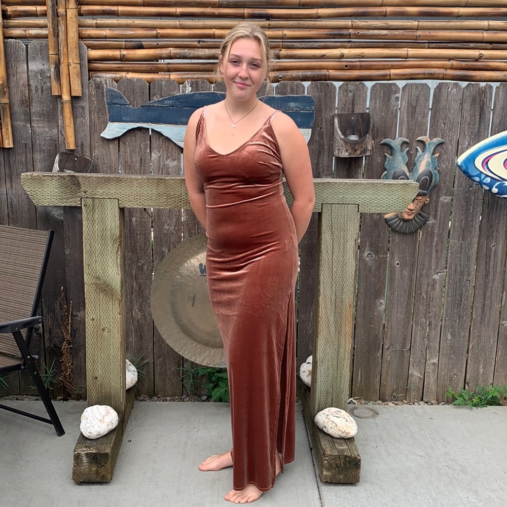 NWT Forever 21 crushed velvet 70s inspired dress slit on side